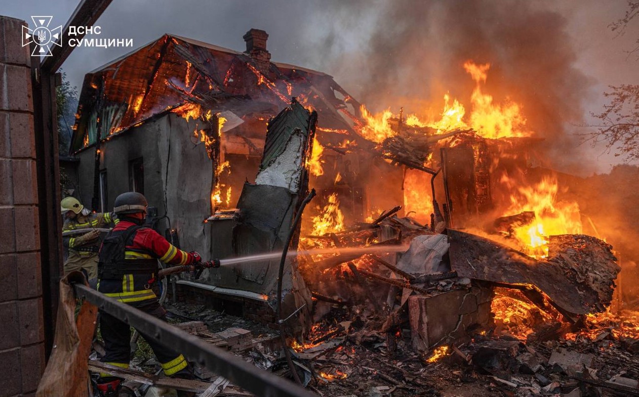 Росіяни скинули авіабомби на два райони Сум: загинув чоловік, є поранені Росіяни скинули авіабомби на два райони Сум: загинув чоловік, є поранені